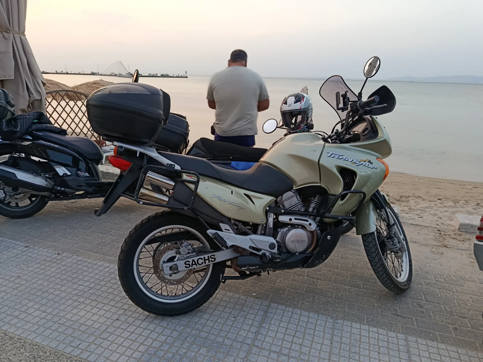 Honda Transalp 650 σε αρκετά καλή κατάσταση